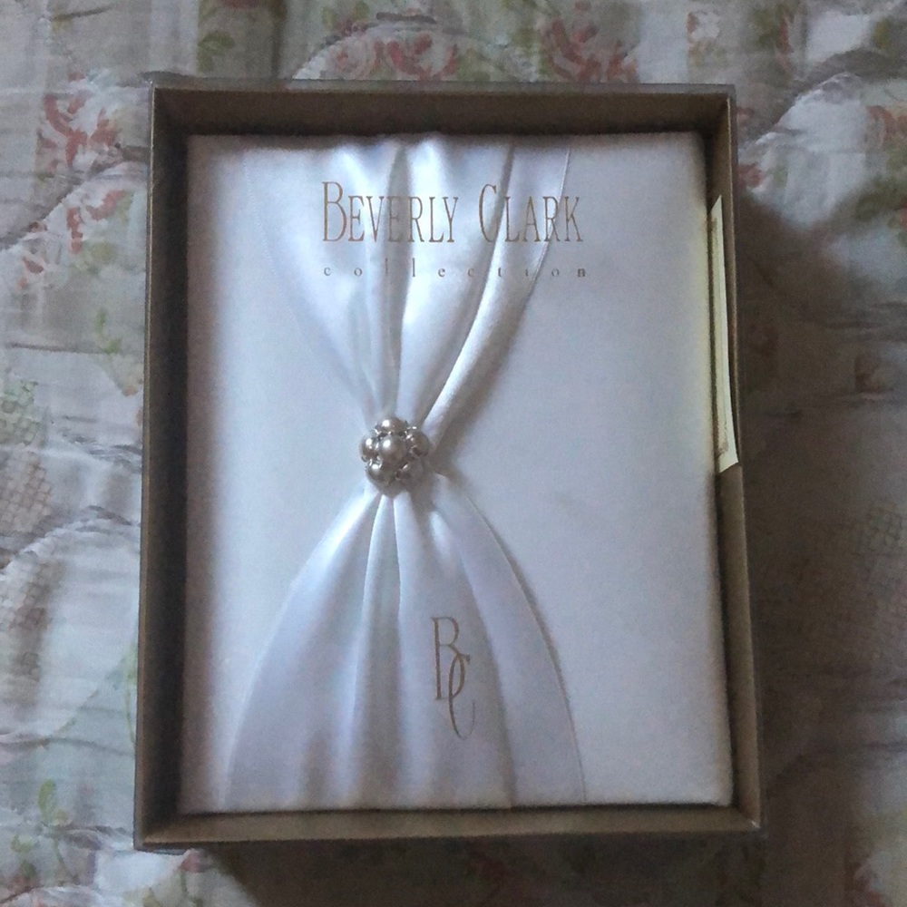 NIB White satin wedding album w/pearl bow
